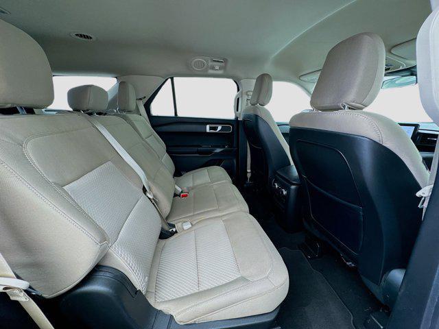 Photo of 2020 Oxford White Ford Explorer