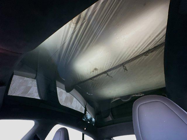 Photo of 2022 Gray Tesla Model S