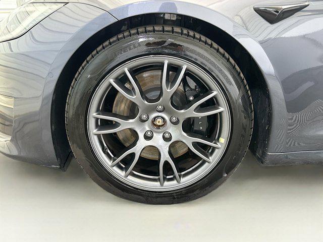 Photo of 2022 Gray Tesla Model S