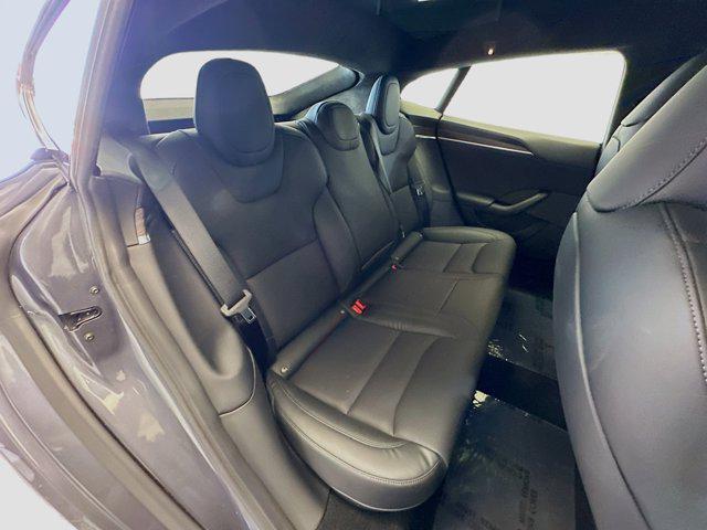 Photo of 2022 Gray Tesla Model S