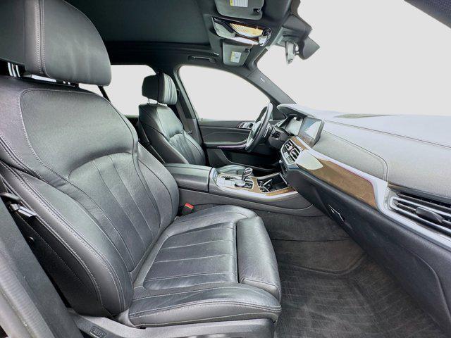 Photo of 2021 Black Sapphire Metallic BMW X5