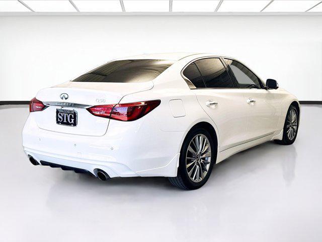 Photo of 2022 Pure White INFINITI Q50
