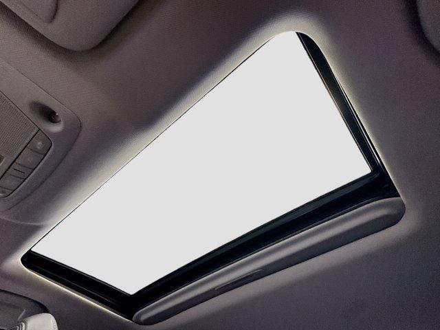 Photo of 2022 Pure White INFINITI Q50