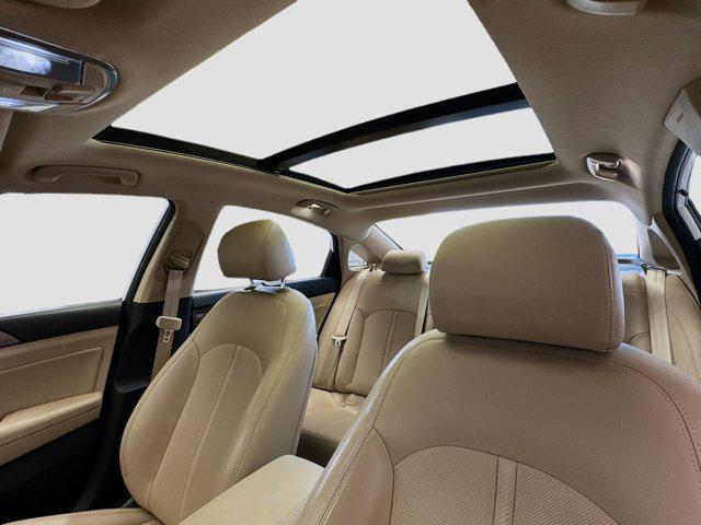Photo of 2019 Hyper White Hyundai SONATA Hybrid