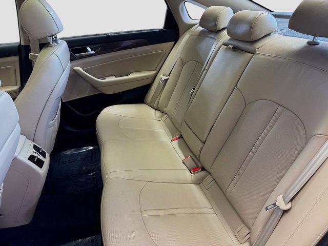 Photo of 2019 Hyper White Hyundai SONATA Hybrid