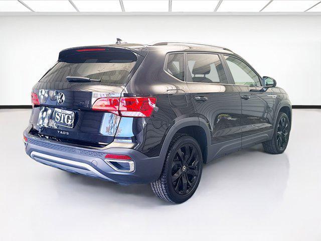 Photo of 2022 Deep Black Pearl Volkswagen Taos