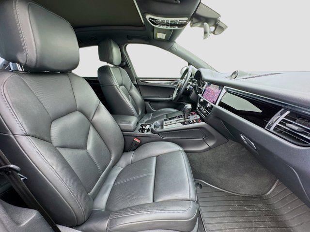 Photo of 2022  Porsche Macan