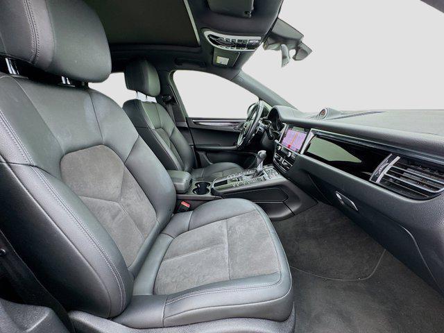 Photo of 2020 Black Porsche Macan