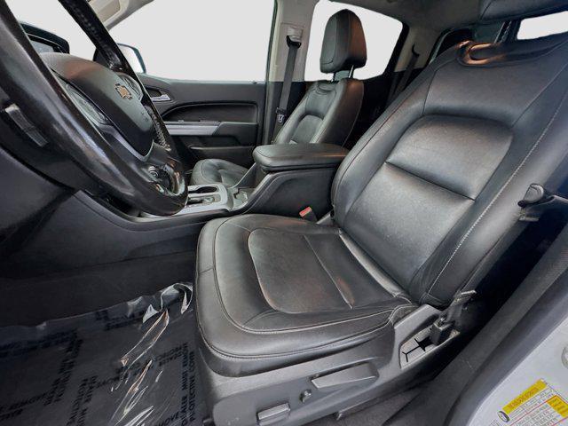 Photo of 2019 Summit White Chevrolet Colorado