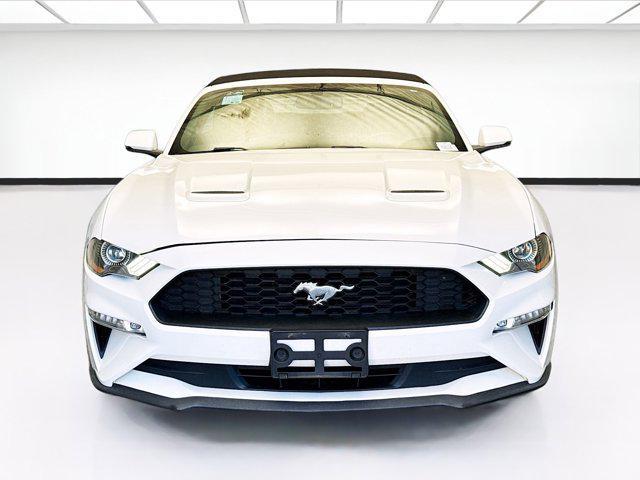 Photo of 2020 Oxford White Ford Mustang