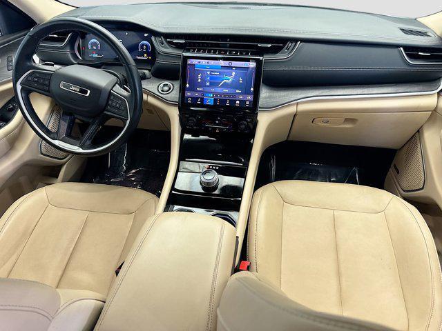 Photo of 2022 Bright White Clearcoat Jeep Grand Cherokee L