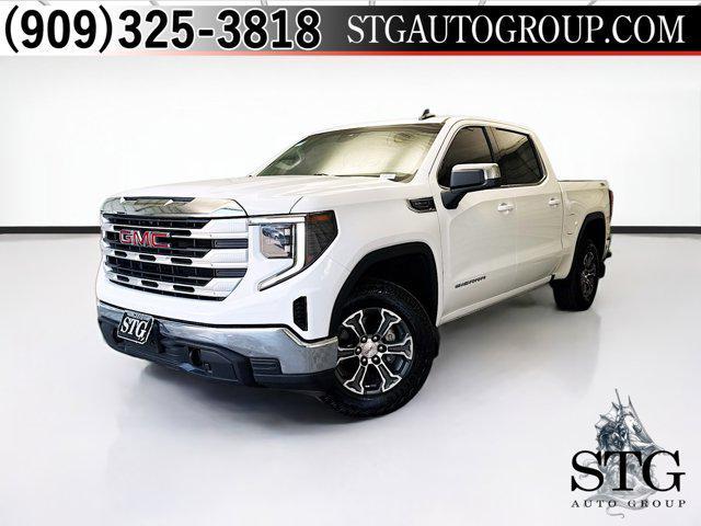 Photo of 2023 Summit White GMC Sierra 1500