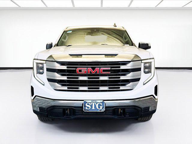 Photo of 2023 Summit White GMC Sierra 1500