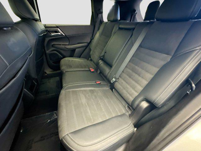 Photo of 2024 Alloy Silver Metallic Mitsubishi Outlander