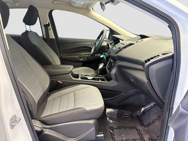 Photo of 2018 Oxford White Ford Escape