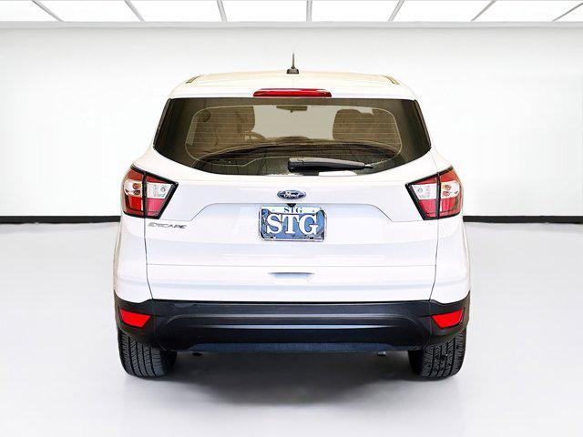 Photo of 2018 Oxford White Ford Escape