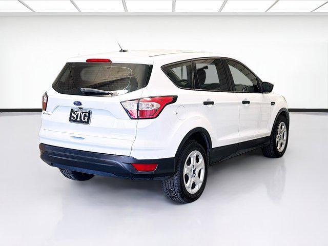 Photo of 2018 Oxford White Ford Escape