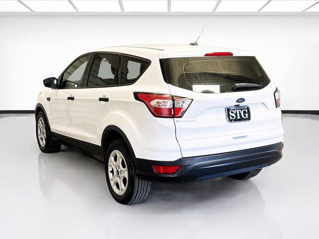 Photo of 2018 Oxford White Ford Escape