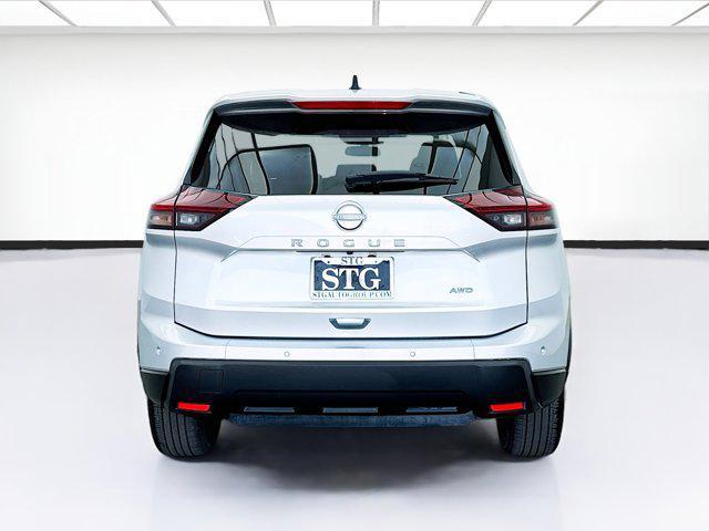 Photo of 2024 Brilliant Silver Metallic Nissan Rogue