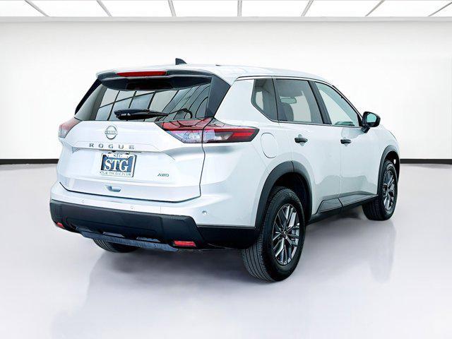 Photo of 2024 Brilliant Silver Metallic Nissan Rogue