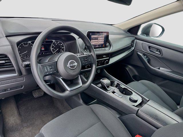 Photo of 2024 Brilliant Silver Metallic Nissan Rogue