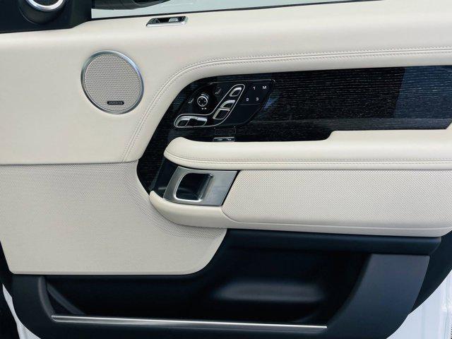 Photo of 2020 Fuji White Land Rover Range Rover