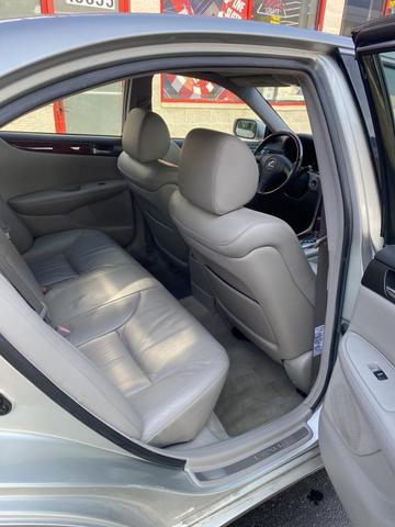 Photo of 2003 Millennium Silver Metallic Lexus ES 300