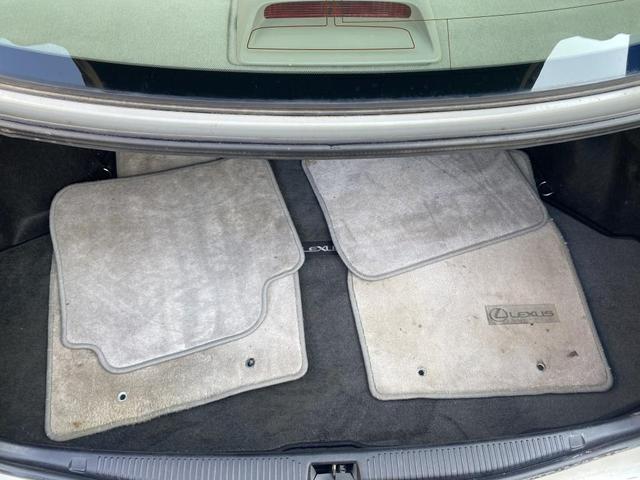 Photo of 2003 Millennium Silver Metallic Lexus ES 300