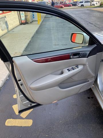 Photo of 2003 Millennium Silver Metallic Lexus ES 300