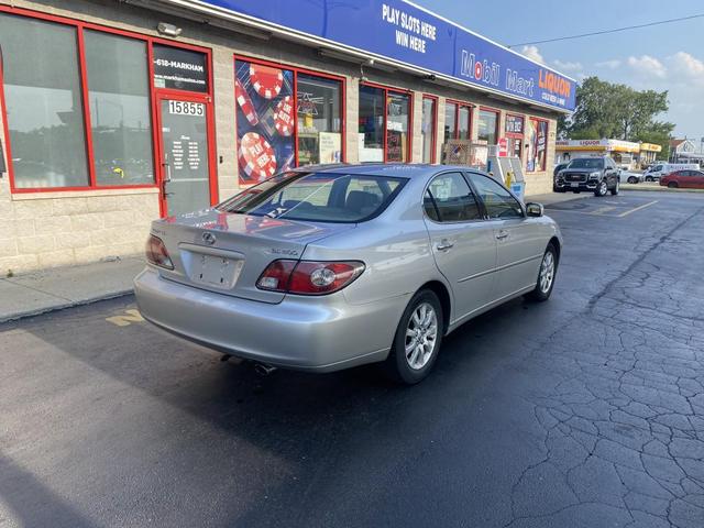 Photo of 2003 Millennium Silver Metallic Lexus ES 300