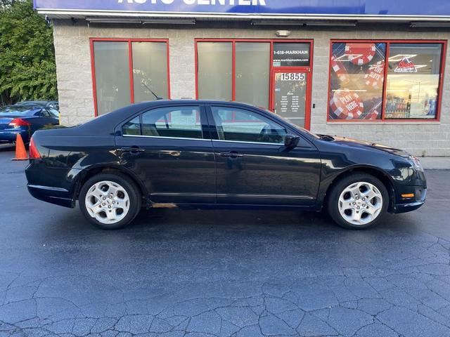 Photo of 2011 Tuxedo Black Metallic Ford Fusion