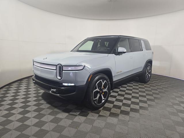 Photo of 2023 Limestone Rivian R1S