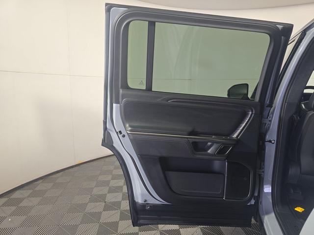 Photo of 2023 Limestone Rivian R1S