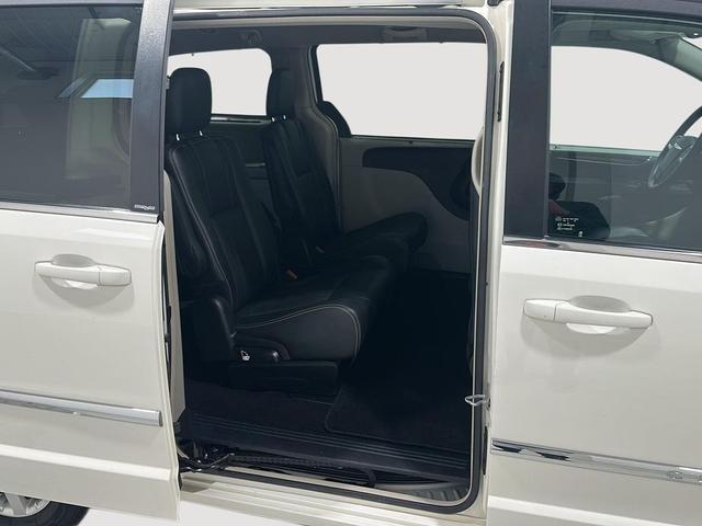 Photo of 2013 Stone White Clearcoat Chrysler Town & Country