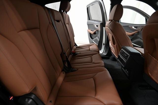 Photo of 2025 Carrara White Audi Q7