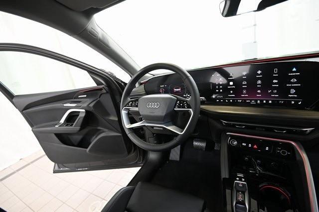 Photo of 2025 Tambora Gray Metallic Audi Q5
