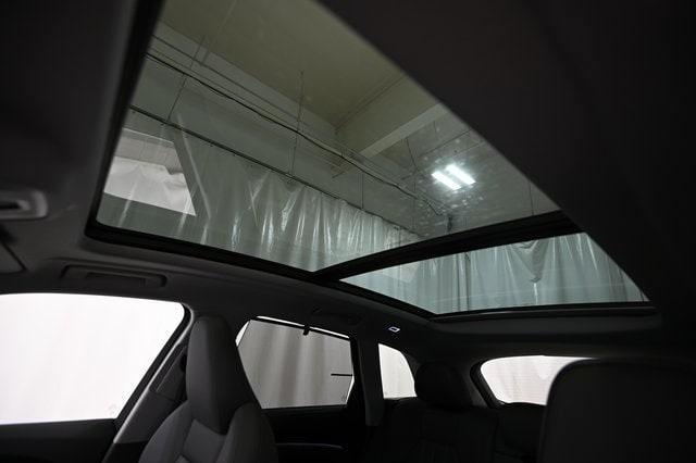 Photo of 2025 Tambora Gray Metallic Audi Q5
