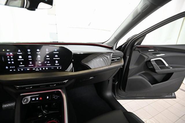 Photo of 2025 Tambora Gray Metallic Audi Q5