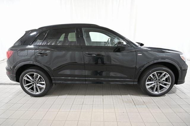 Photo of 2025 Mythos Black Metallic Audi Q3