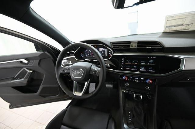 Photo of 2025 Mythos Black Metallic Audi Q3