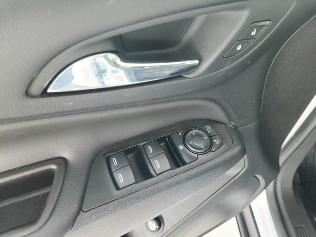 Photo of 2024 Summit White Chevrolet Equinox