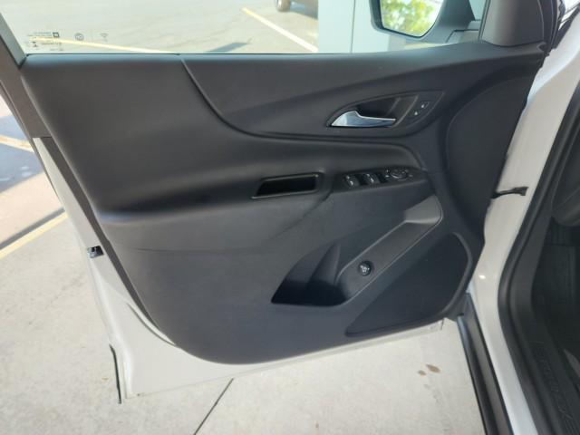 Photo of 2024 Summit White Chevrolet Equinox