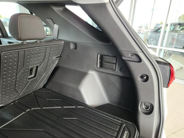 Photo of 2024 Summit White Chevrolet Equinox