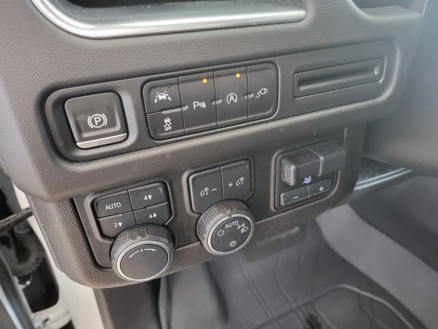 Photo of 2021 White Chevrolet Tahoe