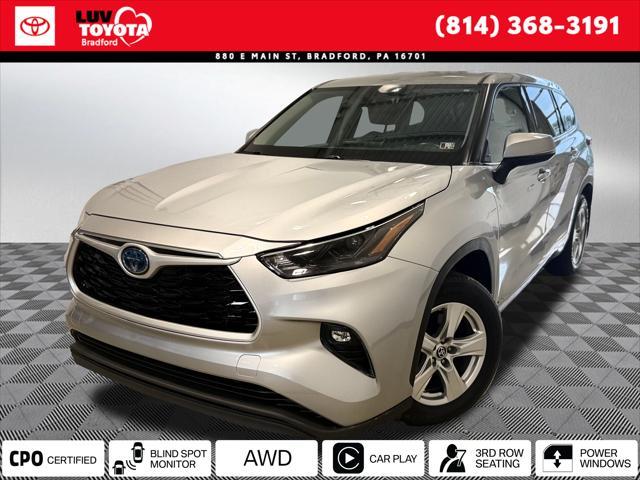 Photo of 2022 Celestial Silver Metallic Toyota Highlander Hybrid