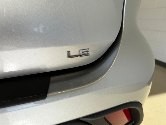 Photo of 2022 Celestial Silver Metallic Toyota Highlander Hybrid