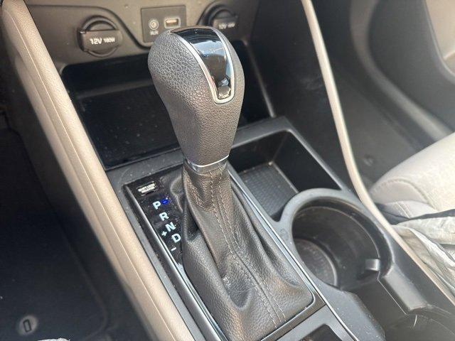 Photo of 2017 Dazzling White Hyundai TUCSON