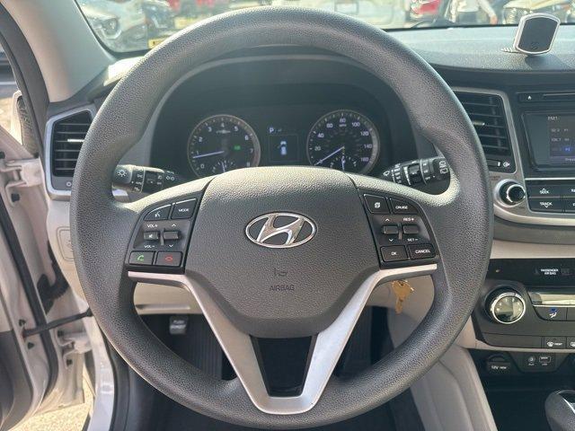 Photo of 2017 Dazzling White Hyundai TUCSON