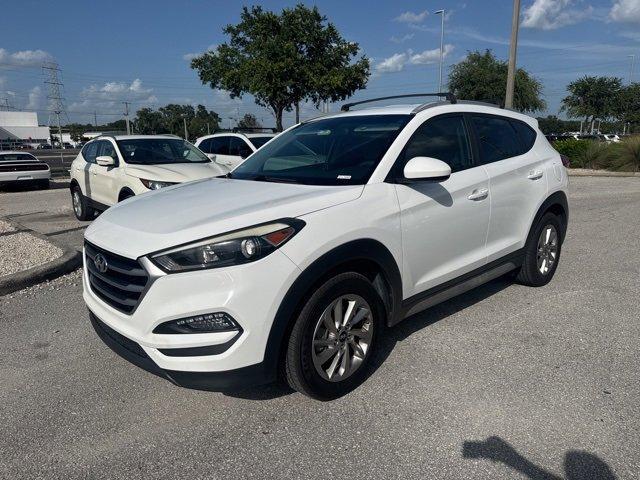 Photo of 2017 Dazzling White Hyundai TUCSON