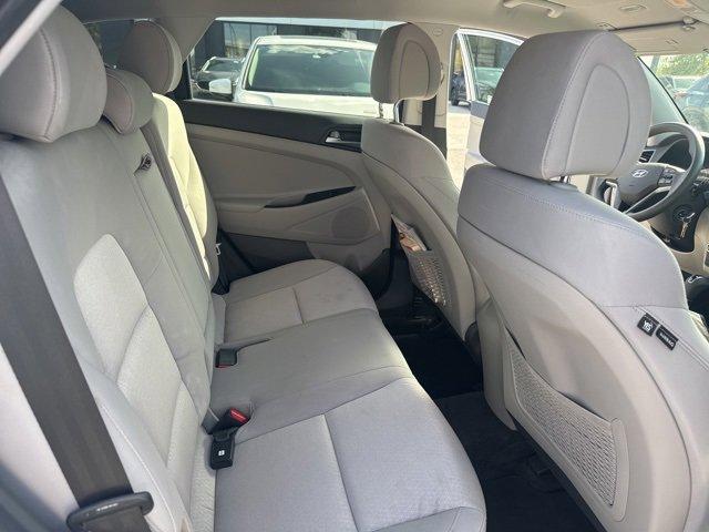 Photo of 2017 Dazzling White Hyundai TUCSON